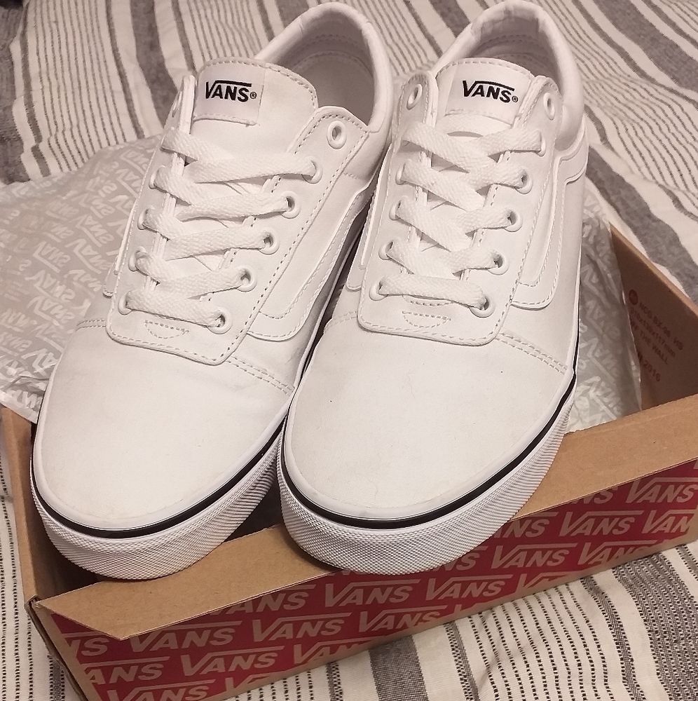 Womens Van's Ward canvas all white sz 10.5